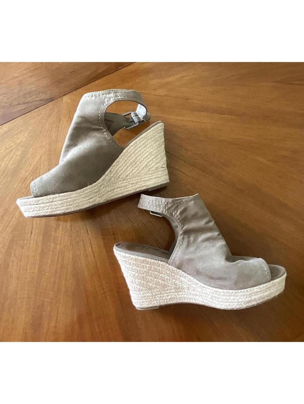 Universal Thread Alisha Wedge Sandals 10